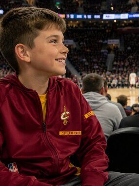 NBA CAVALIERS   BASKETBALL YOUTH JACKET (XL)